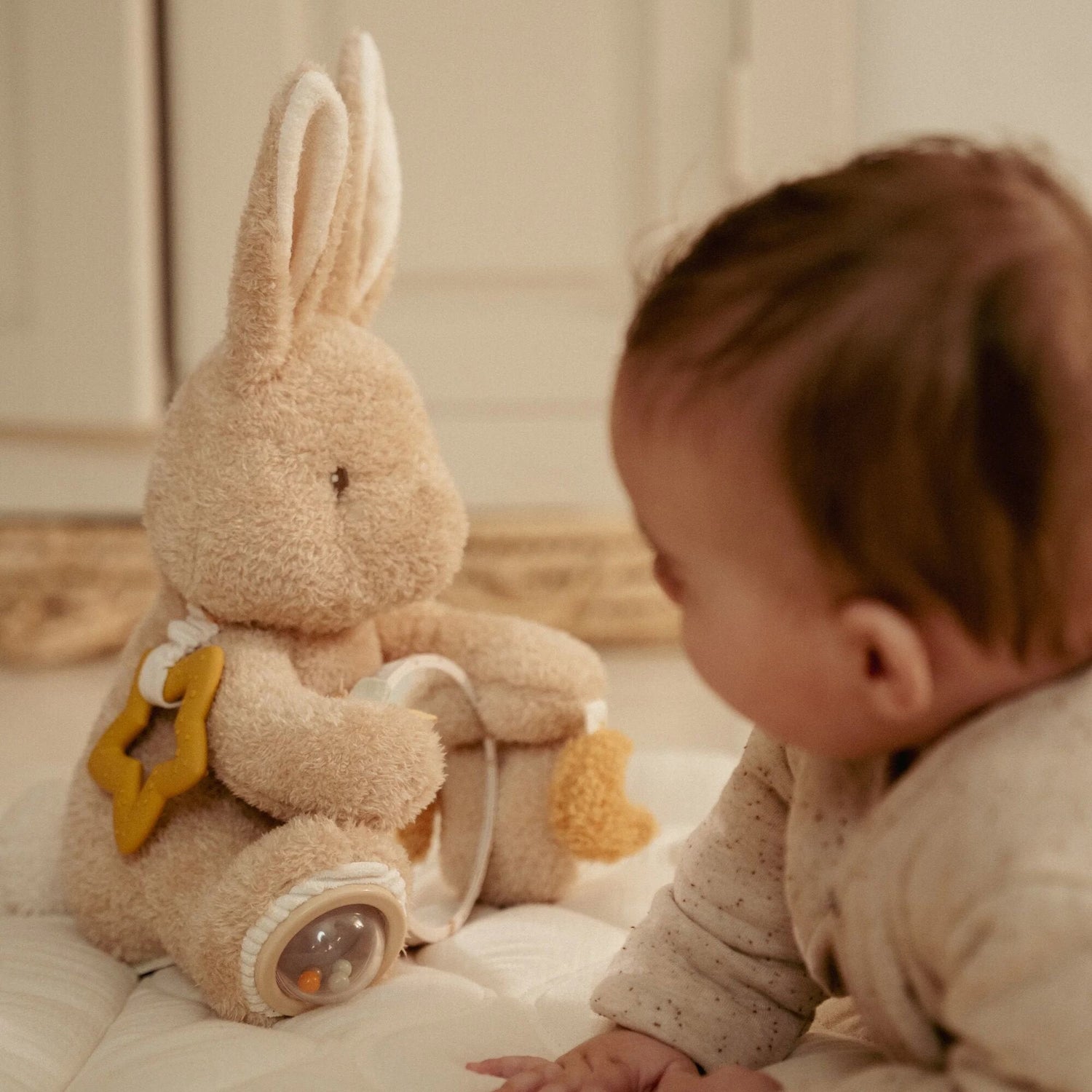 Peluche d'activité Lapin - Sable - Newborn Naturals