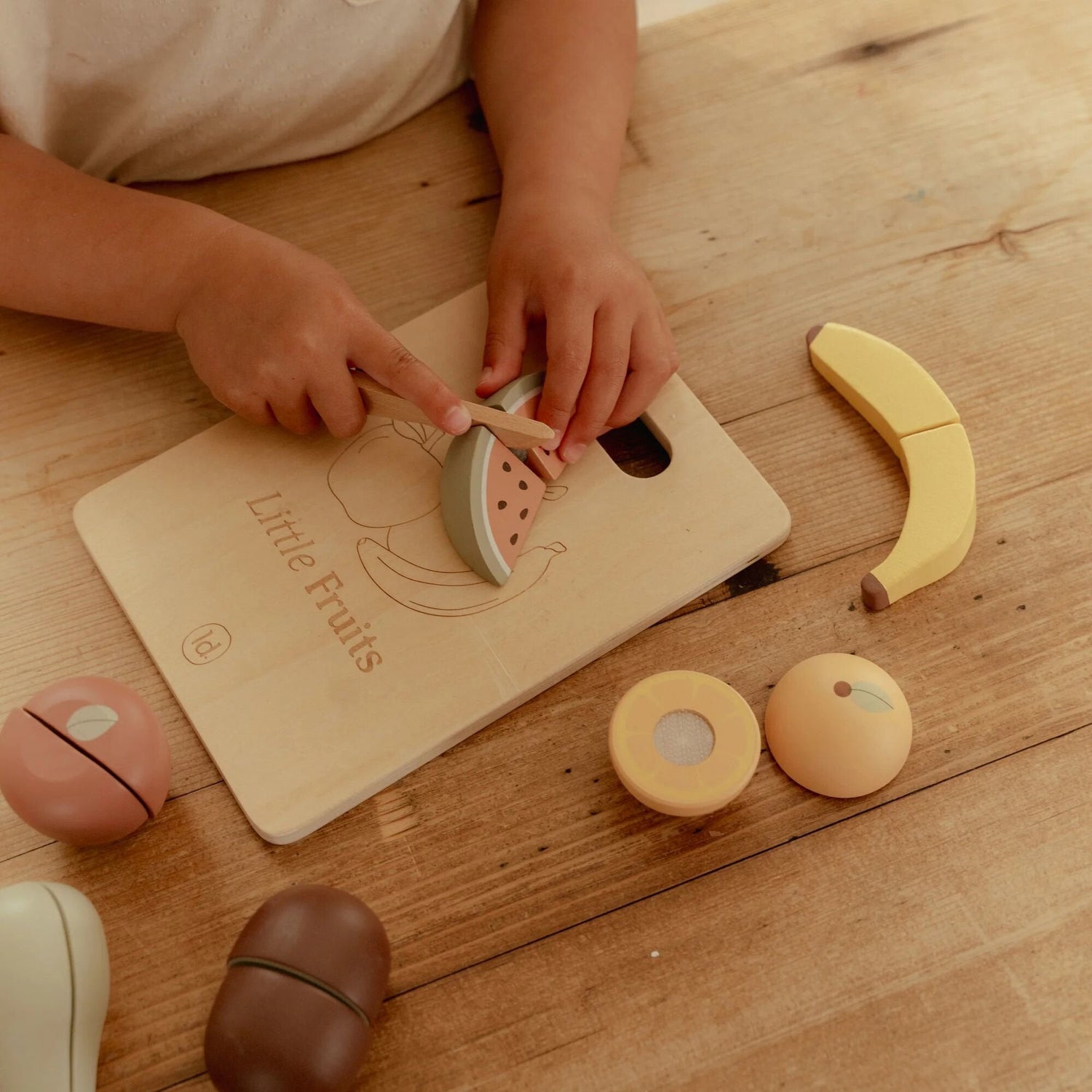 Obst zum Schneiden aus Holz – Mehrfarbig