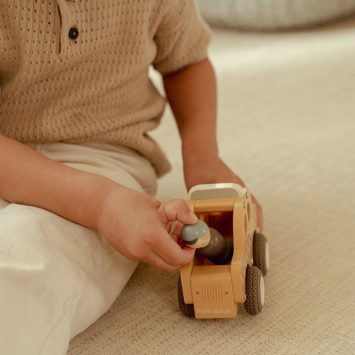 Taxi en bois – Jaune