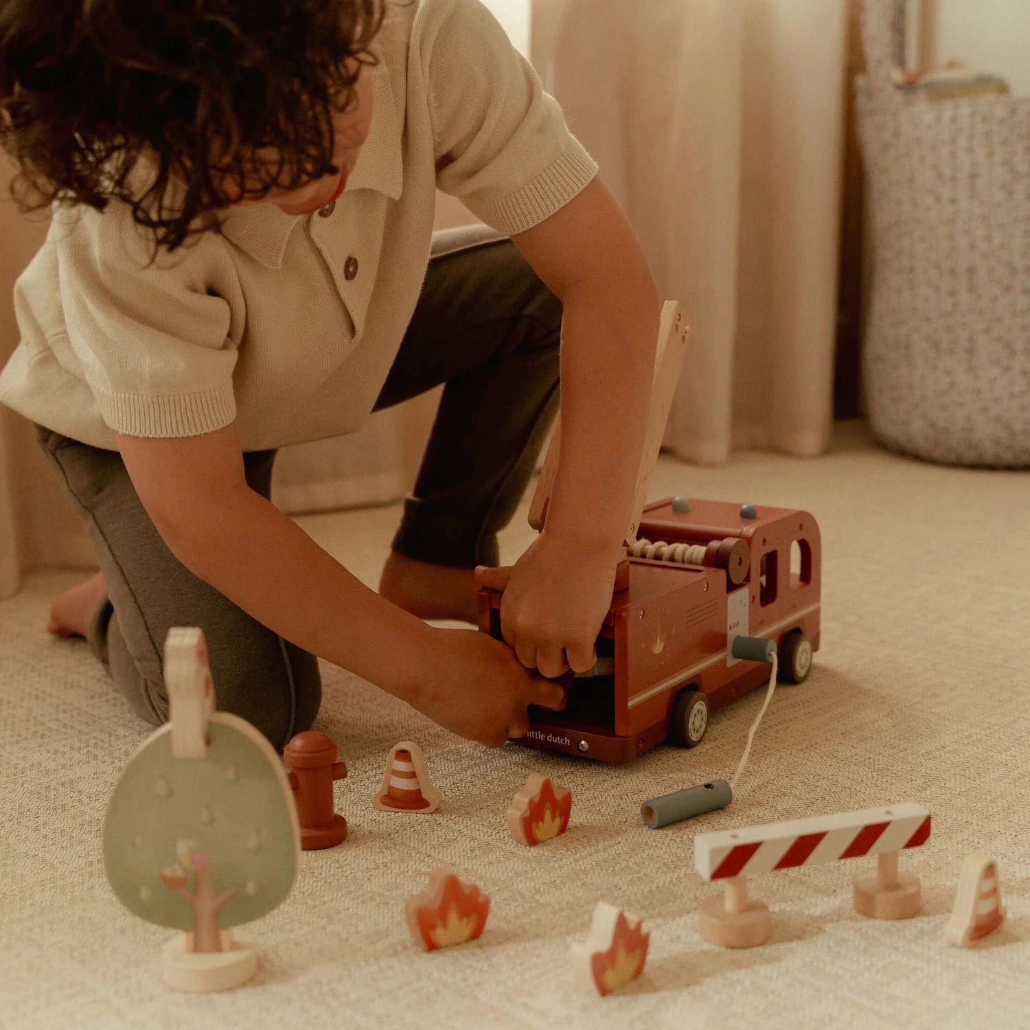Camion de pompiers en bois – Rouge