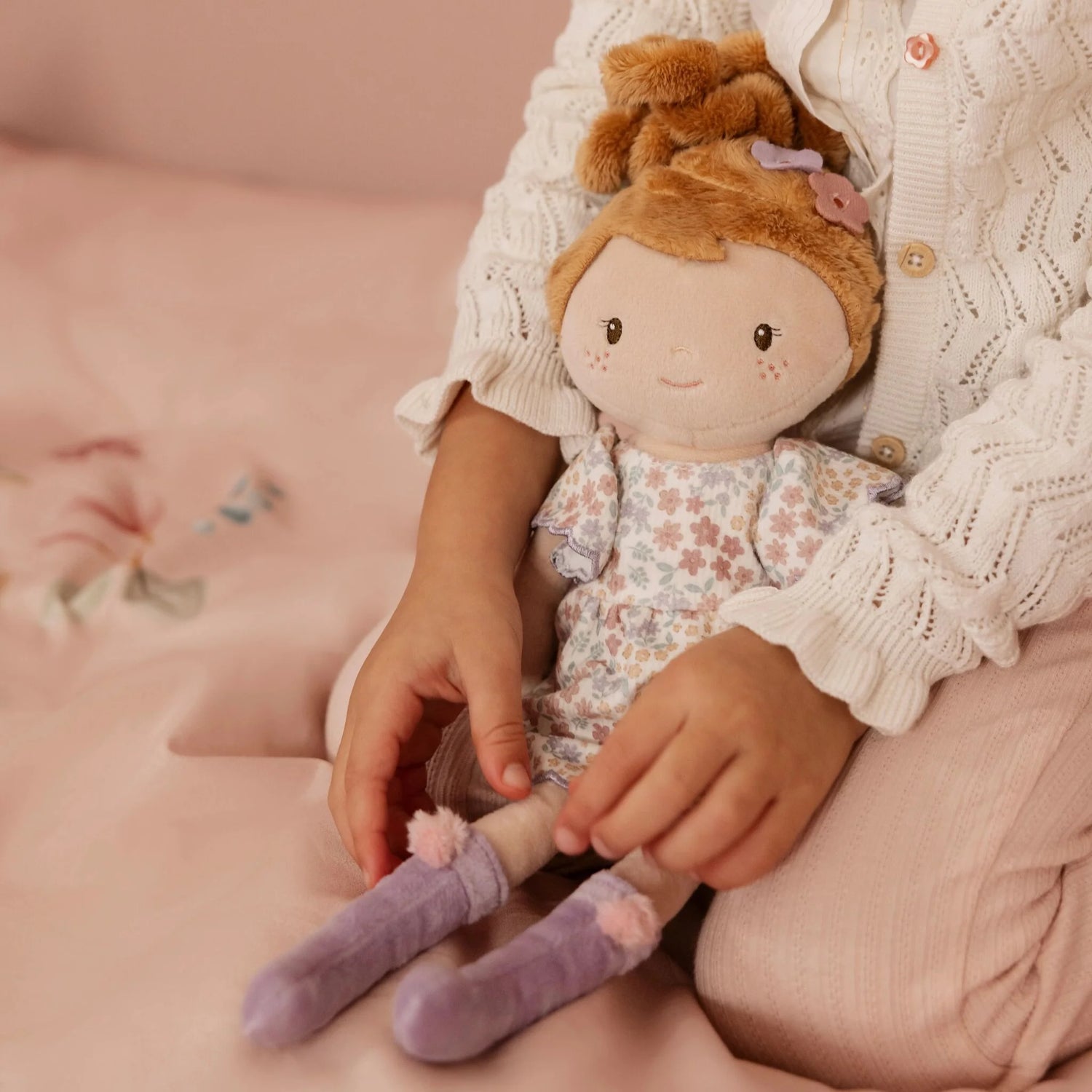 Poupée câline Ava - 35 cm