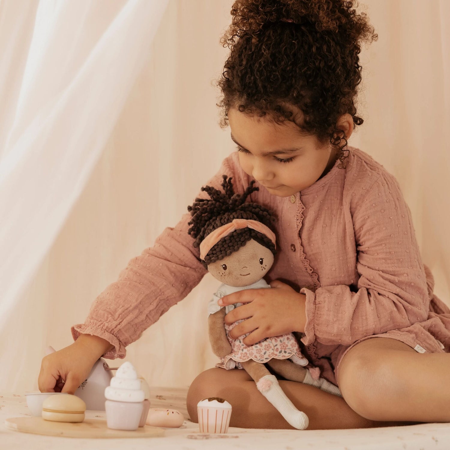 Poupée câline Evi - 35 cm