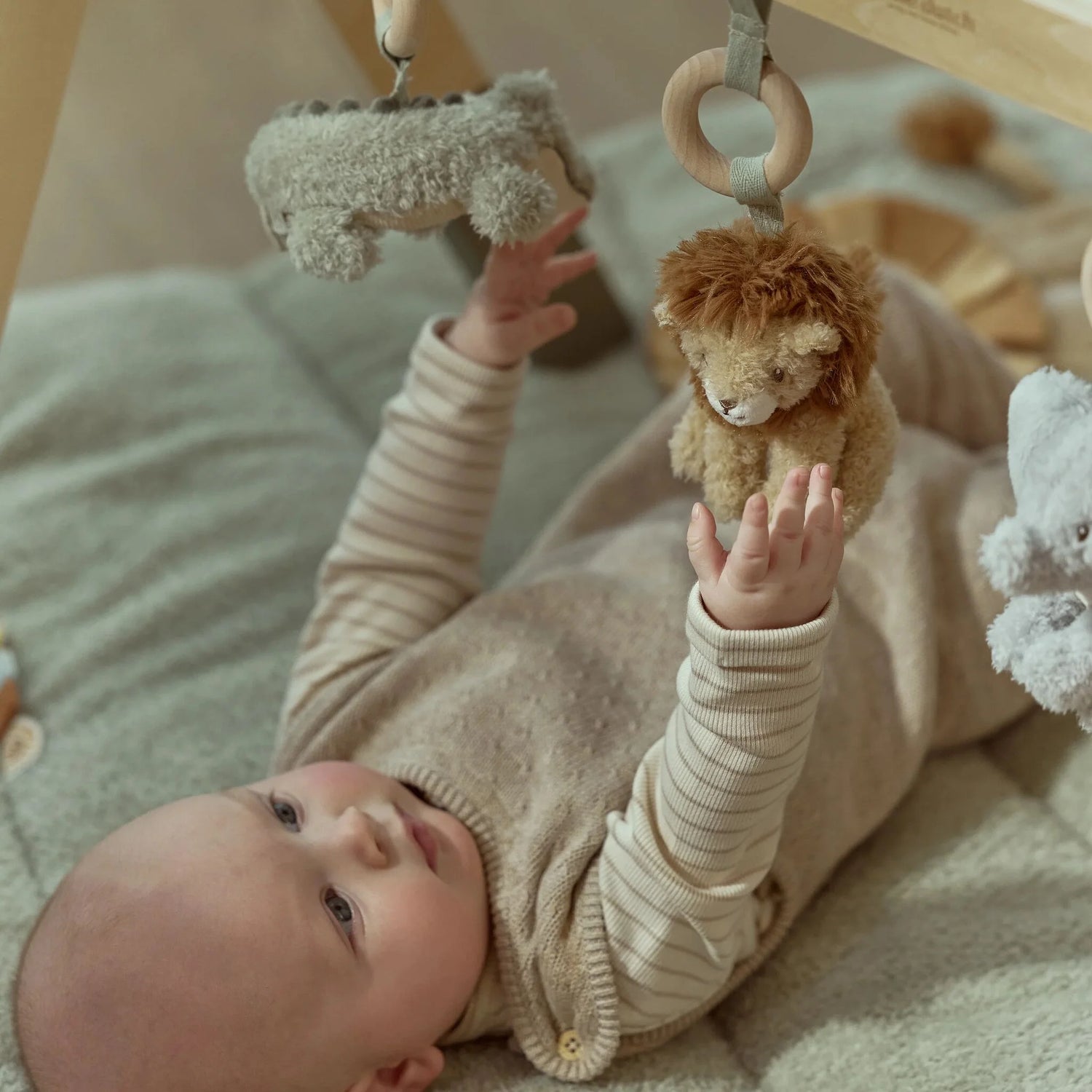 Spielbogen aus Holz – Safari Friends