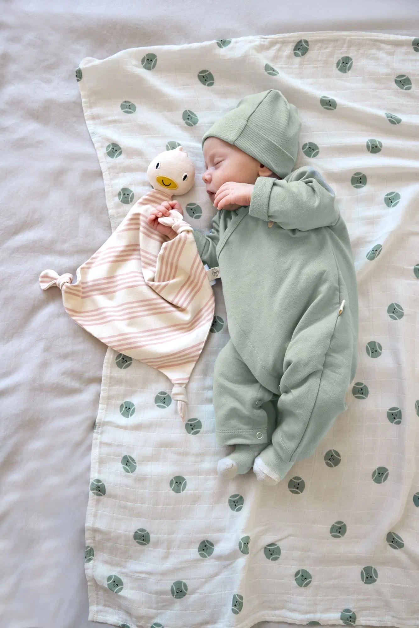 Bonnet Bébé GOTS - Tiny Team, granite vert