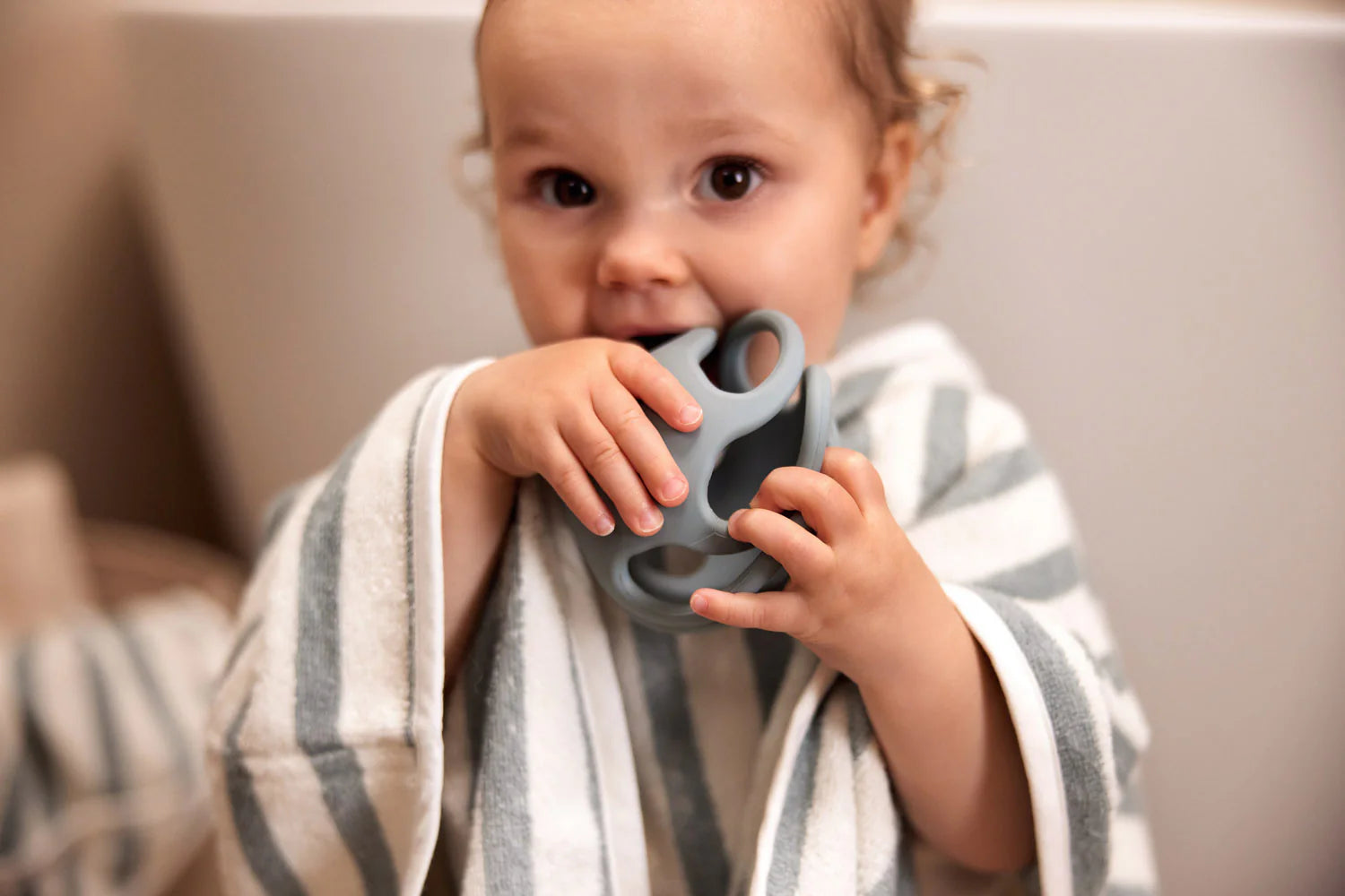 Beißring „Ball“ aus Silikon, Ø 9,5 cm – Liste 