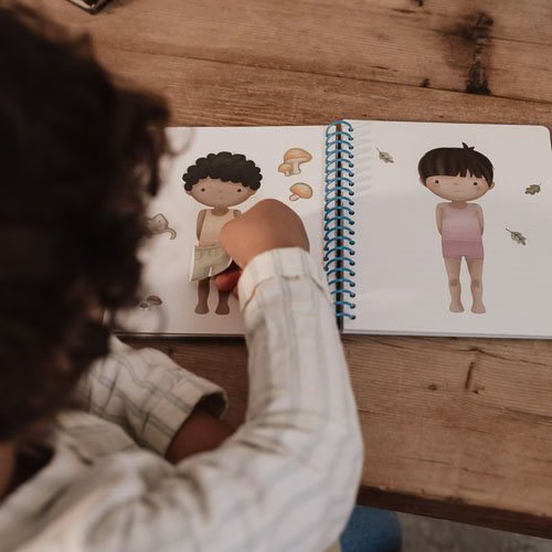 Livre d'habillage et d'autocollants - Forest Friends