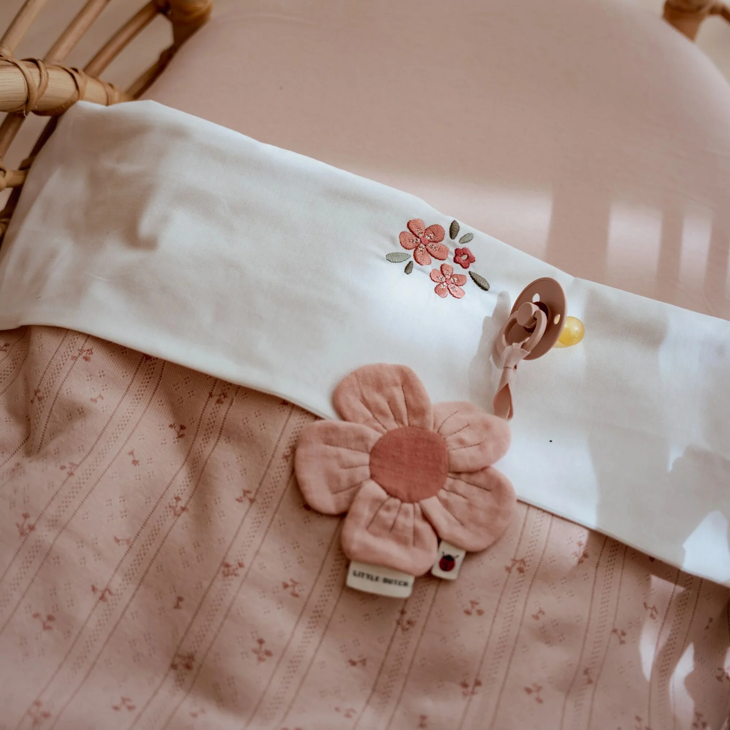 Schnullerhalter Rose - Fairy Garden Liste 