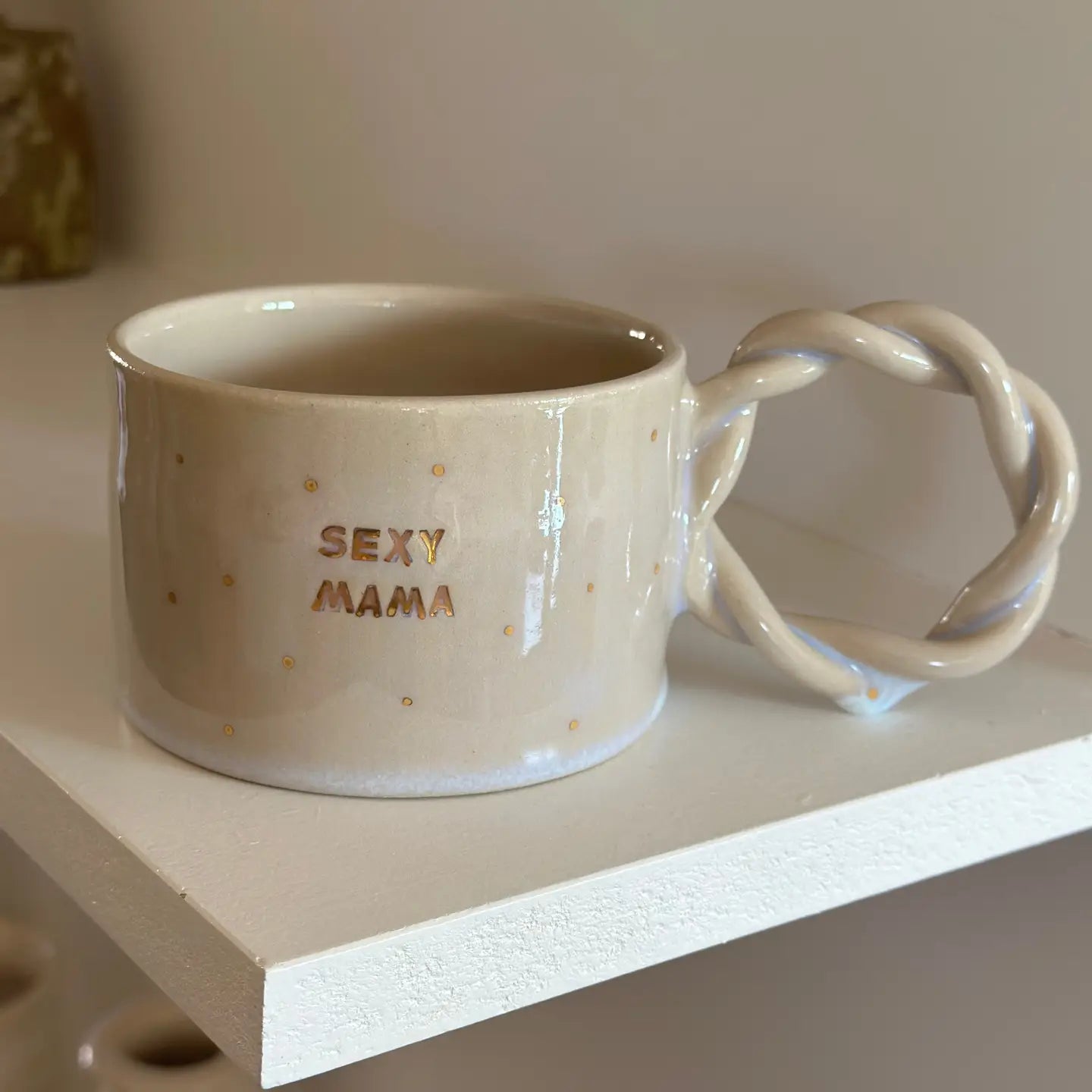 Tasse Sexy Mama - écru pois dorés