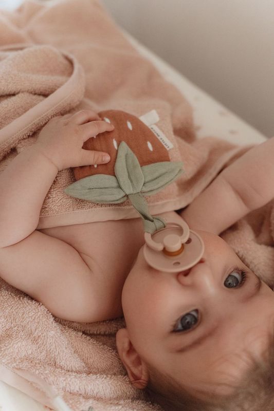 Schnullerhalter aus Musselin Erdbeere - Kuscheltier