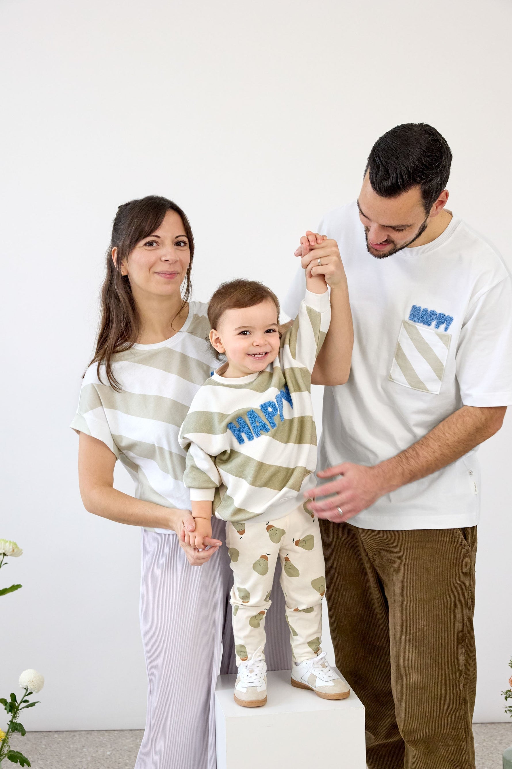 T-Shirt female Happy - Milky/light khaki (verschiedene Größen)