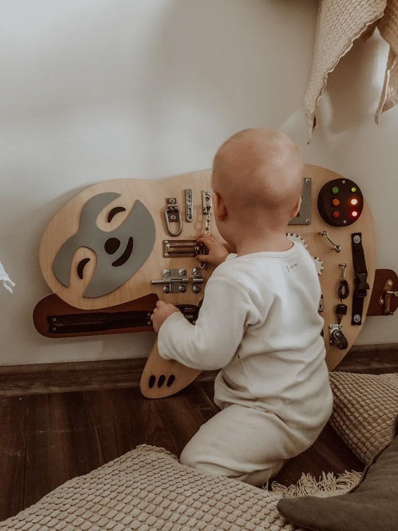 Busy Board - Max le paresseux - Mural - Décorations